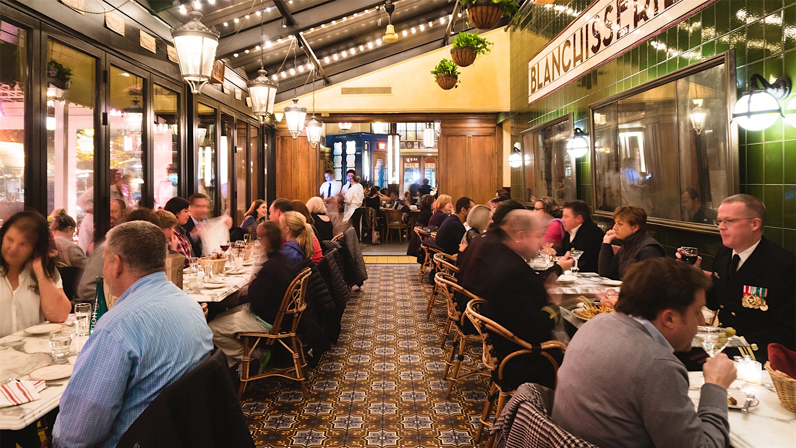 Le Diplomate dining room